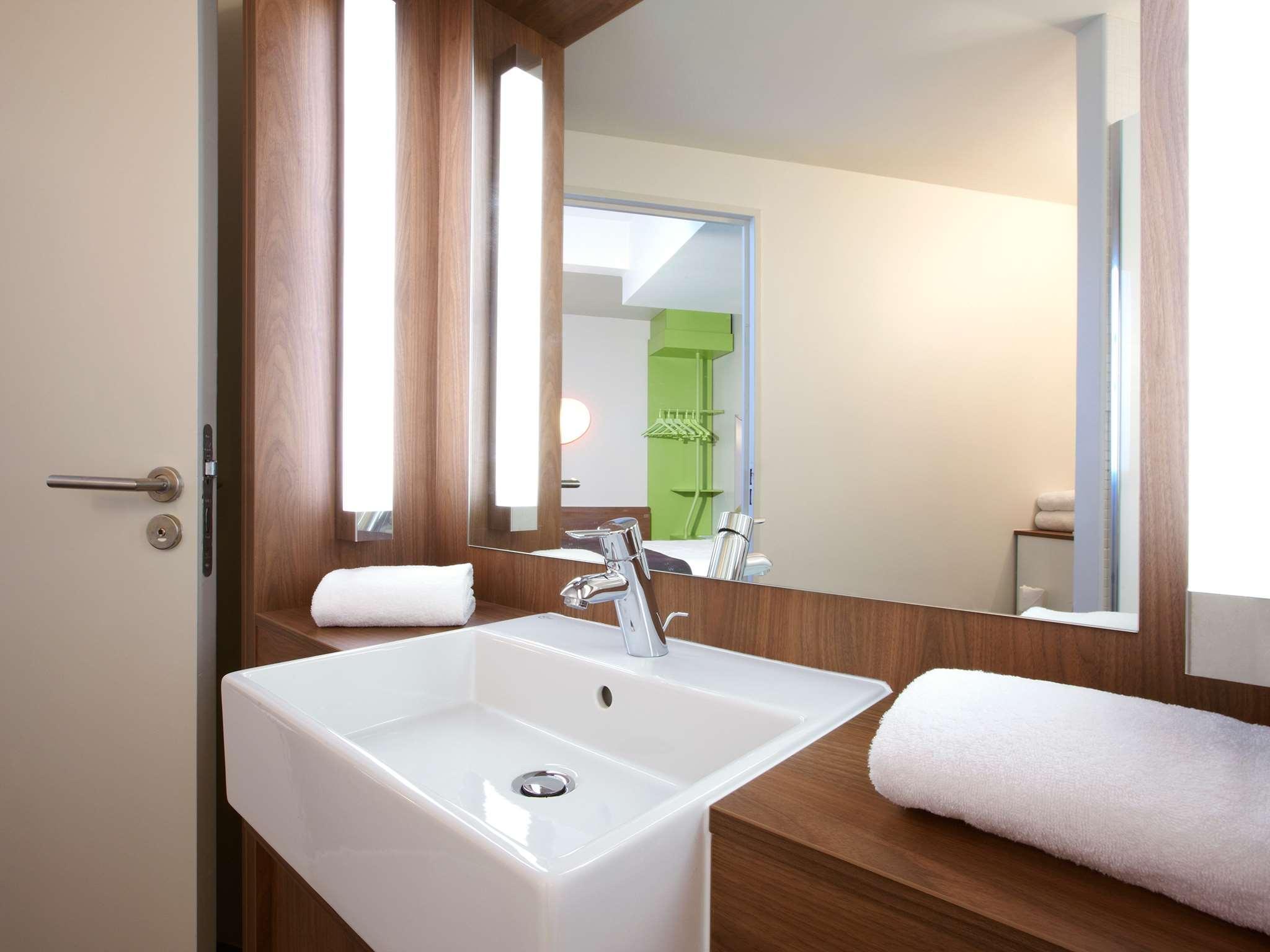 Campanile Hotel אוש מראה חיצוני תמונה