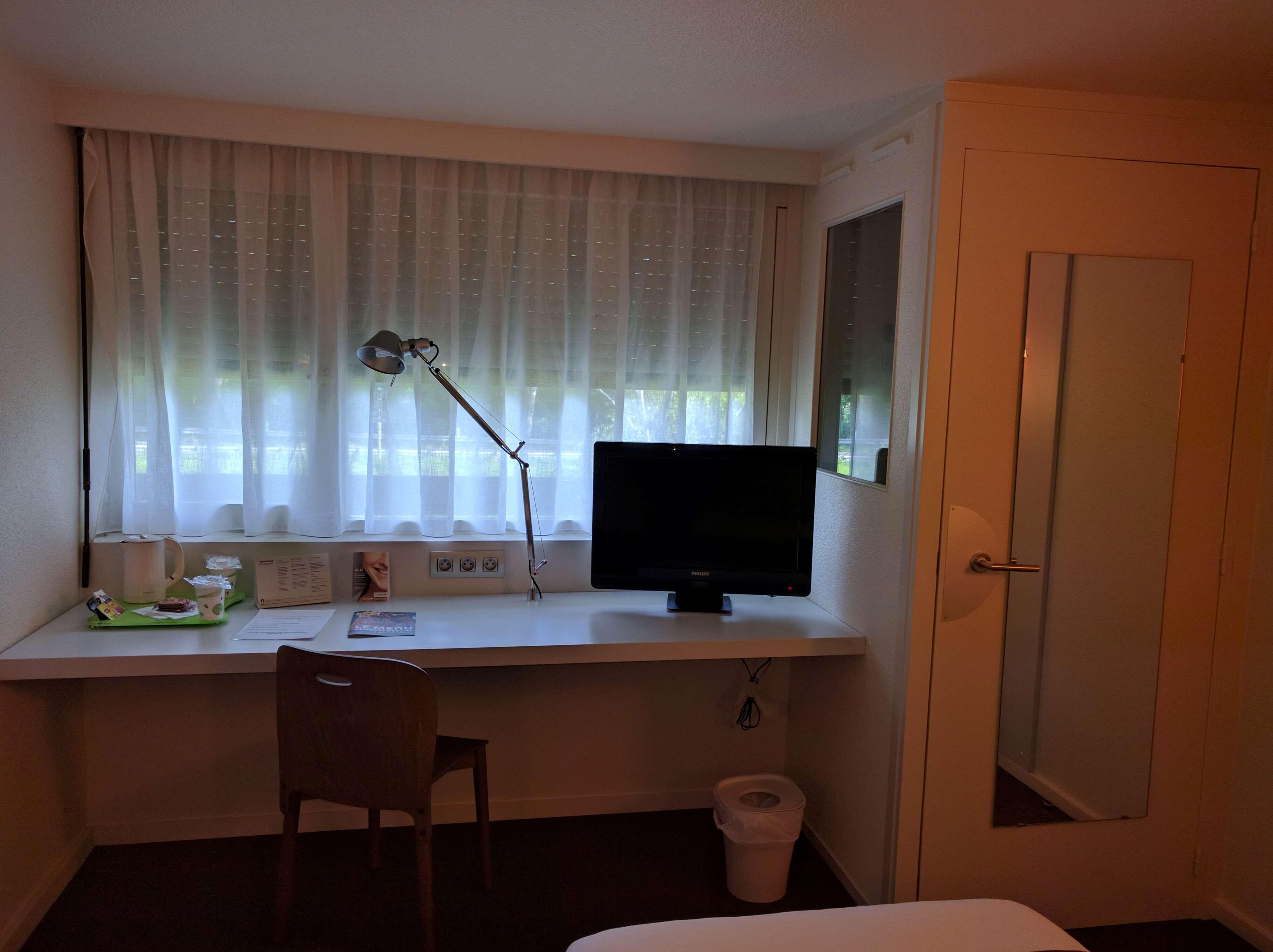 Campanile Hotel אוש מראה חיצוני תמונה