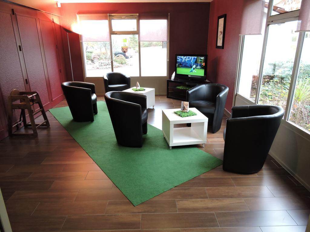 Campanile Hotel אוש מראה חיצוני תמונה